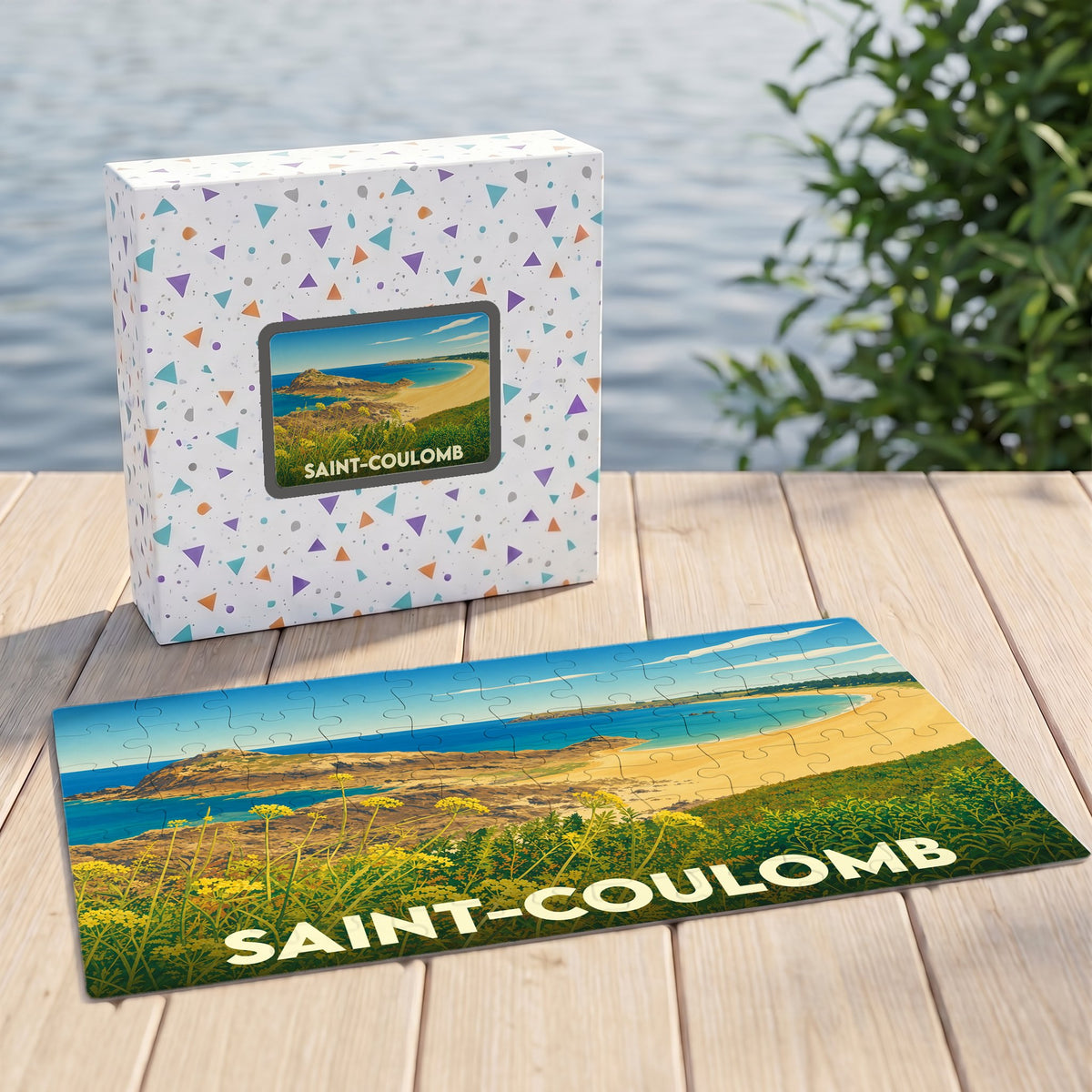 Puzzle souvenir de la ville de Saint-Coulomb représentant un paysage côtier avec une illustration stylisée.