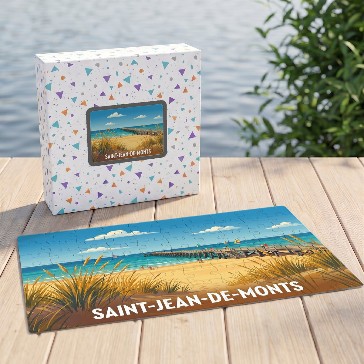 Puzzle souvenir de la ville de Saint-Jean-de-Monts illustrant une plage avec une estacade en bois.