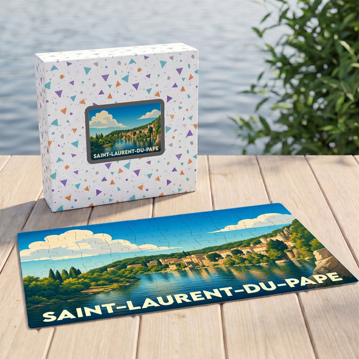 Puzzle souvenir de la ville de Saint-Laurent-du-Pape avec une illustration stylisée d'un paysage fluvial.