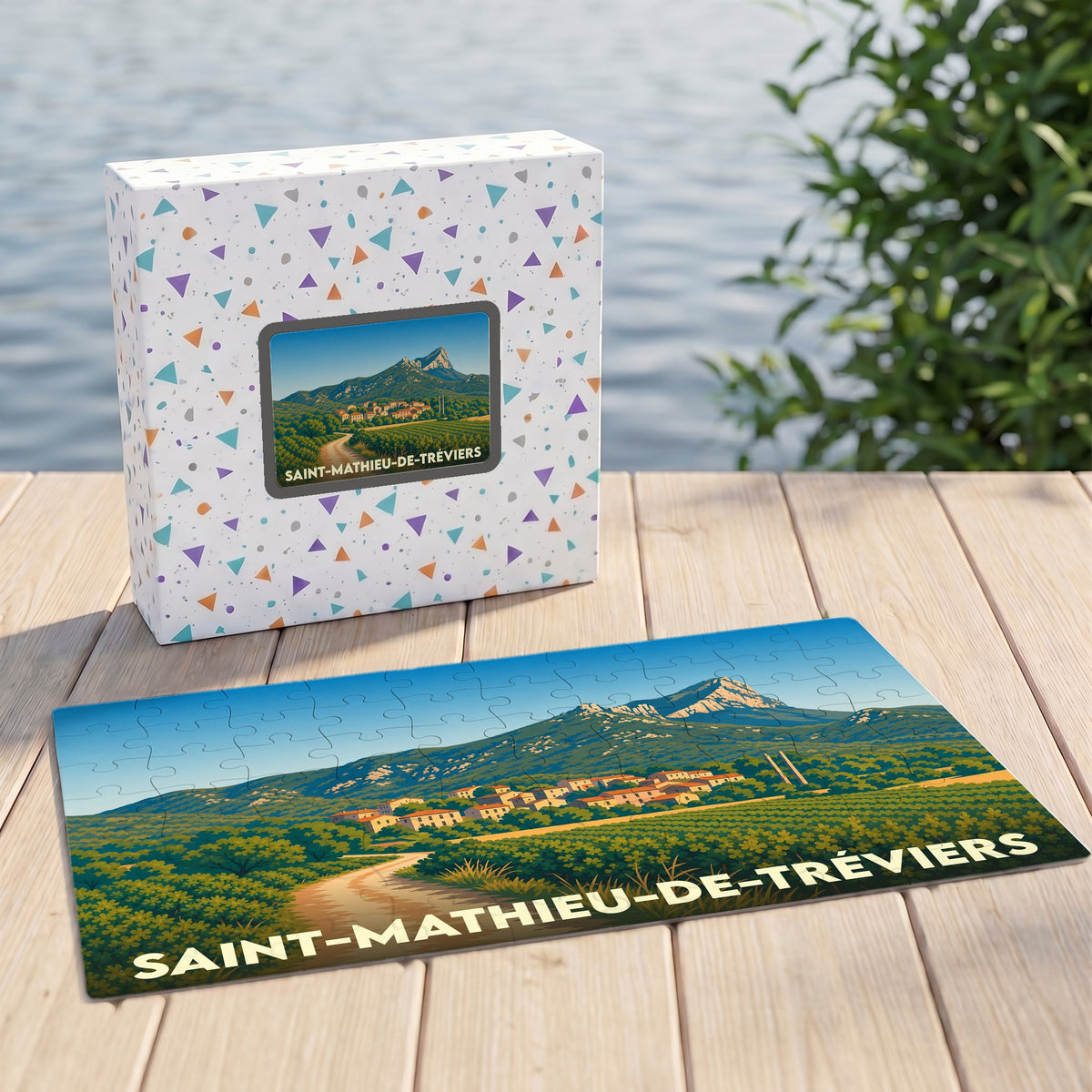 Puzzle souvenir de la ville de Saint-Mathieu-de-Tréviers illustrant un paysage de vignobles au pied du Pic Saint-Loup.