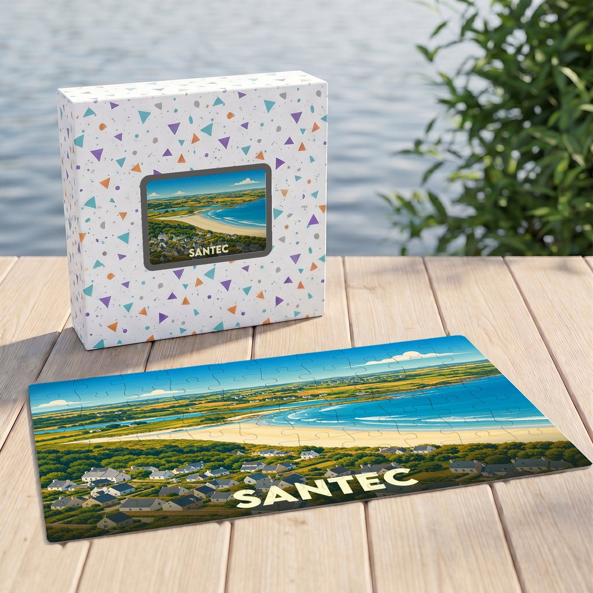 Puzzle souvenir de la ville de Santec avec une illustration paysagère stylisée de son littoral.