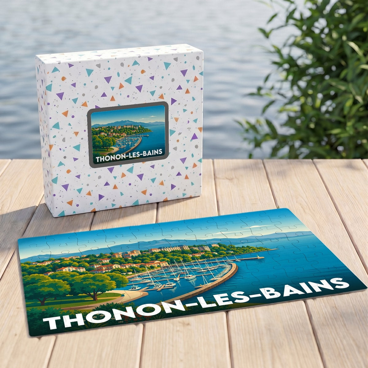 Puzzle souvenir de la ville de Thonon-les-Bains avec une illustration stylisée de son port de plaisance.