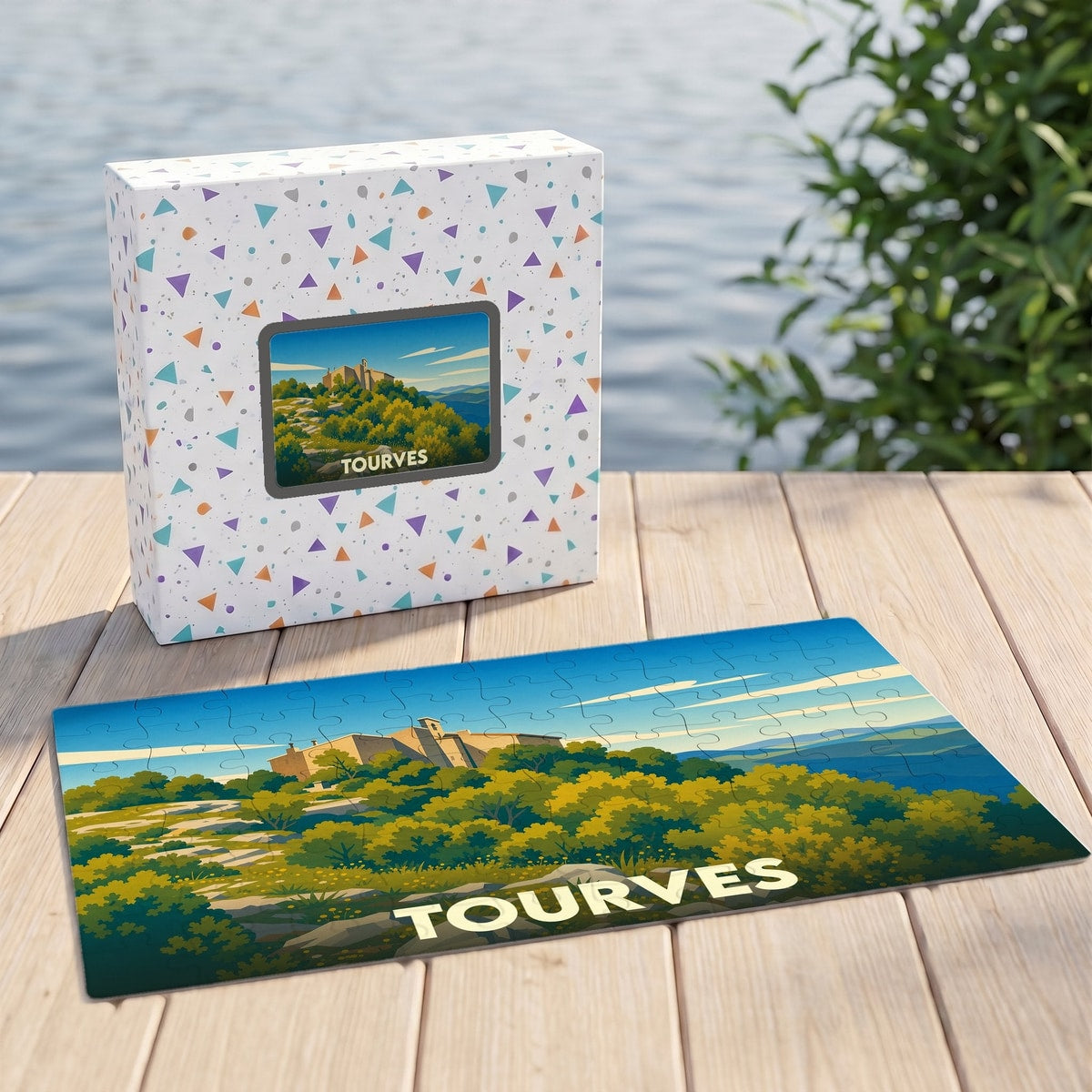 Puzzle souvenir de la ville de Tourves représentant un paysage provençal illustré.