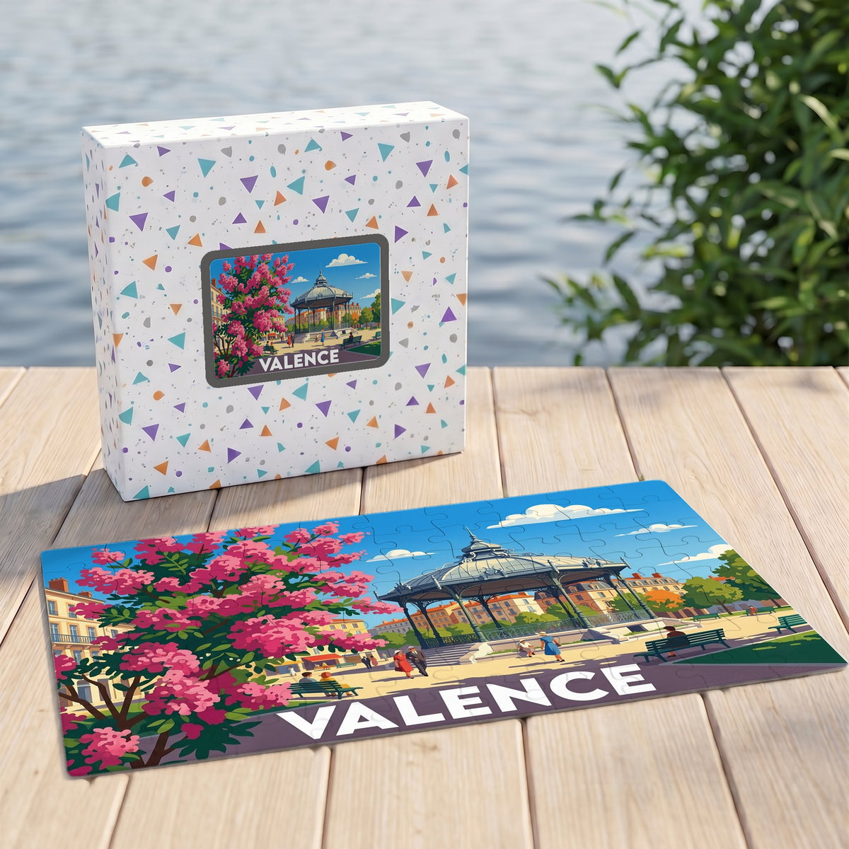 Puzzle souvenir de la ville de Valence représentant le kiosque Peynet dans un style illustré et coloré.