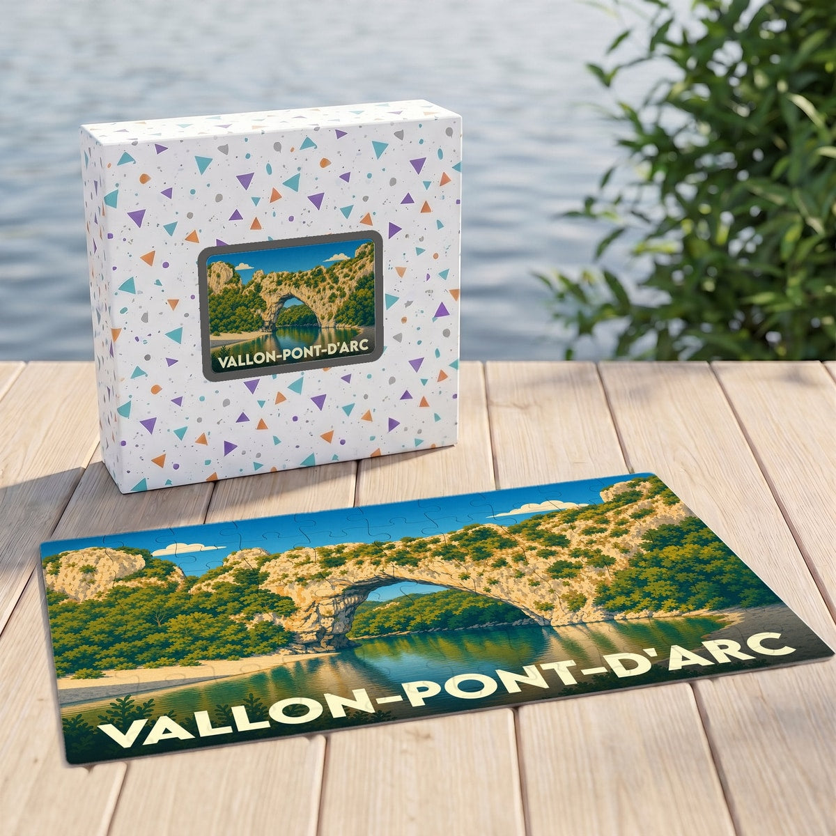 Puzzle souvenir de la ville de Vallon-Pont-d'Arc illustrant l'arche naturelle du Pont d'Arc.