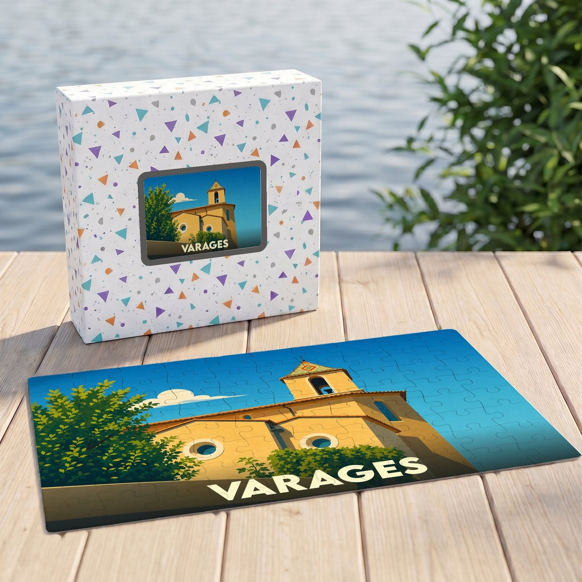Puzzle souvenir de la ville de Varages avec une illustration stylisée de son église provençale.