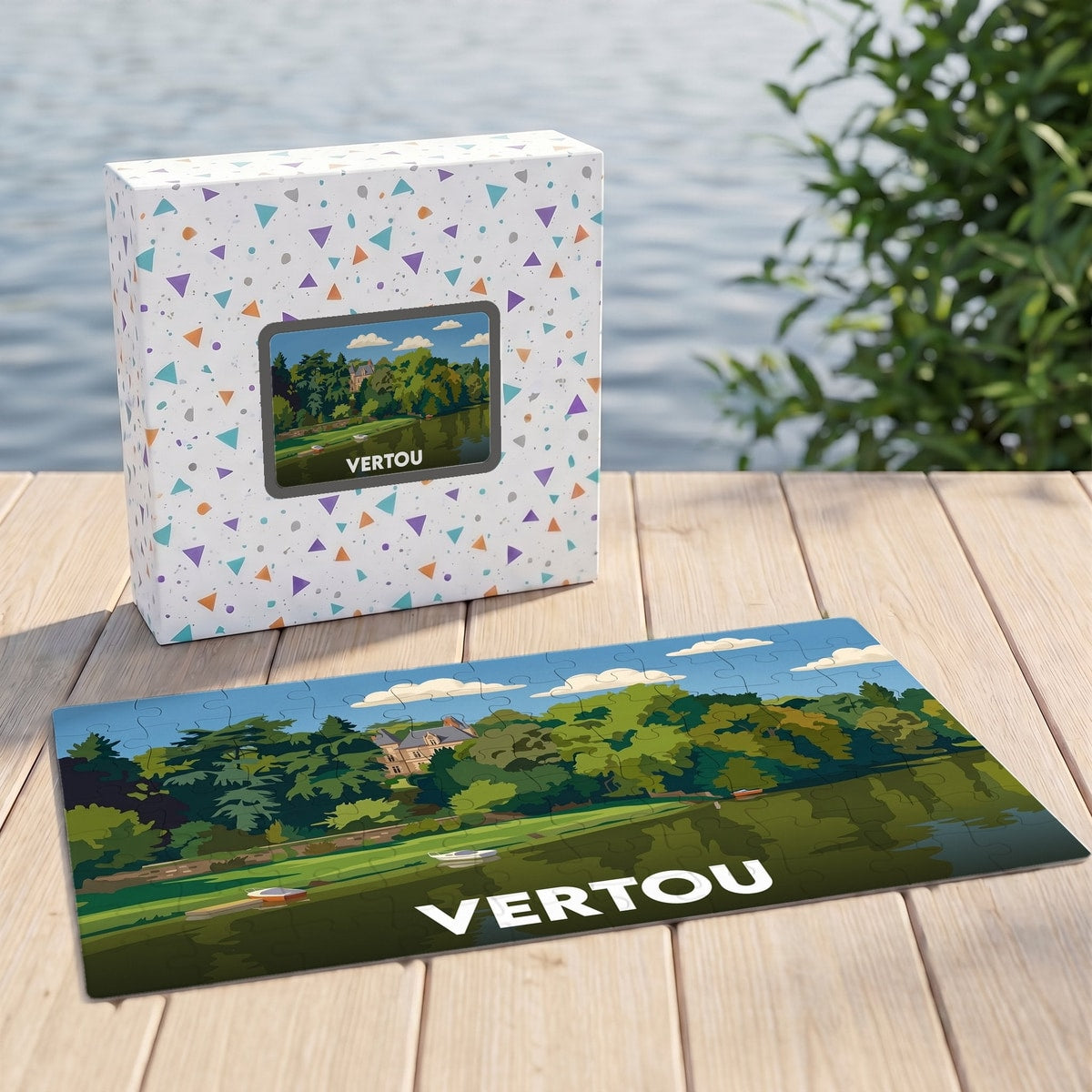 Puzzle souvenir de la ville de Vertou avec une illustration stylisée d'un paysage de bord de rivière.