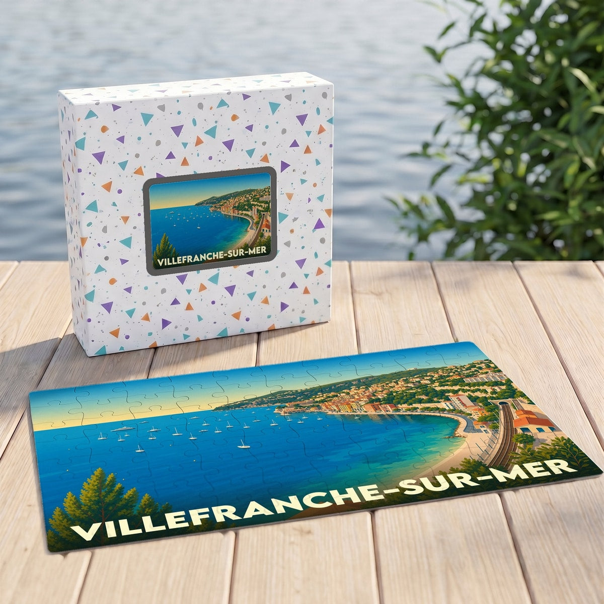 Puzzle souvenir de Villefranche-sur-Mer illustrant sa baie ensoleillée.