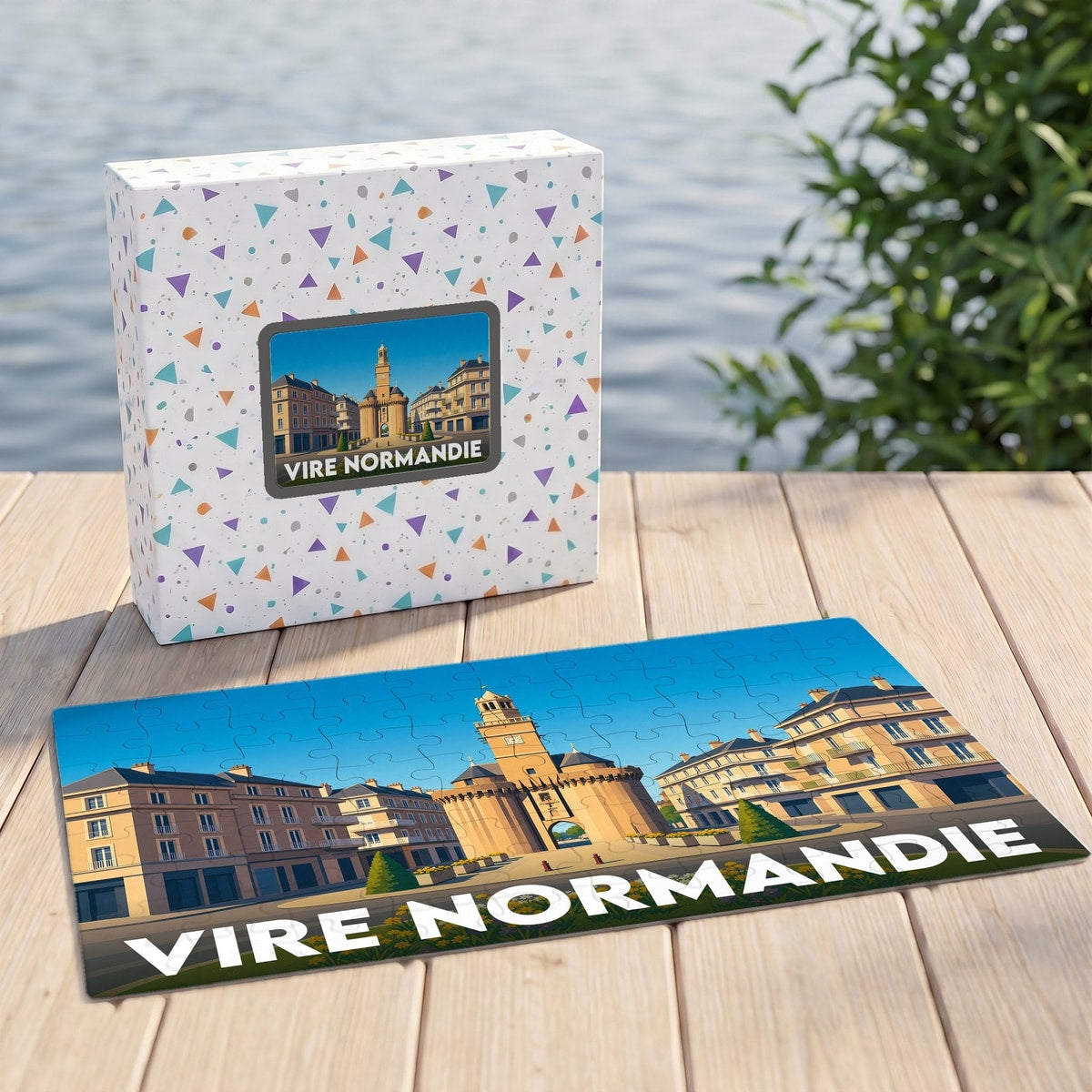 Puzzle souvenir de la ville de Vire Normandie avec une illustration stylisée de la Porte Horloge.