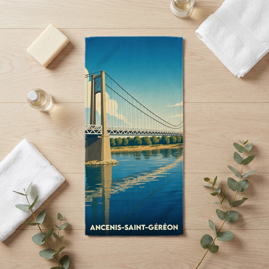 Serviette de bain souvenir de la ville d'Ancenis-Saint-Géréon avec une illustration stylisée de son pont suspendu.