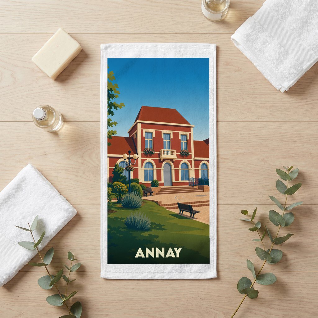Serviette de bain souvenir de la ville d'Annay avec une illustration stylisée de l'hôtel de ville.