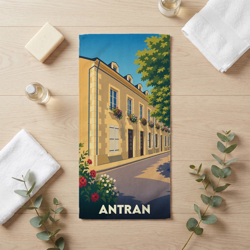 Serviette de bain souvenir de la ville d'Antran avec une illustration stylisée.