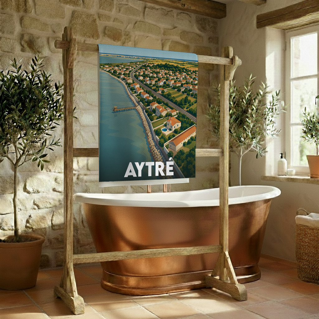 Serviette de bain souvenir de la ville d'Aytré avec une illustration stylisée du littoral vue du ciel.