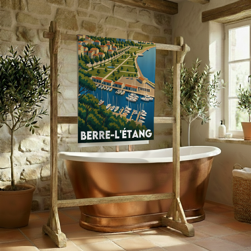 Serviette de bain souvenir de la ville de Berre-l'Étang avec une illustration stylisée.