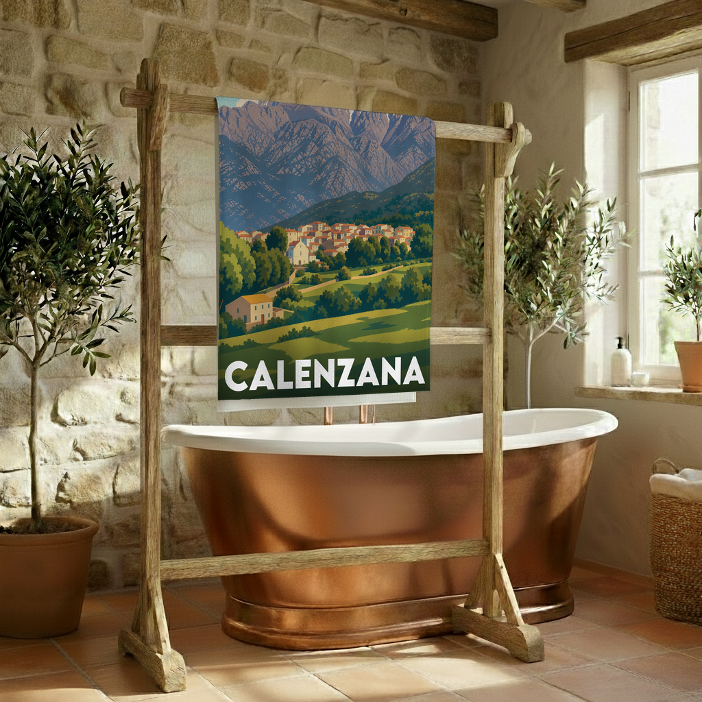 Serviette de bain souvenir de la ville de Calenzana avec une illustration stylisée.