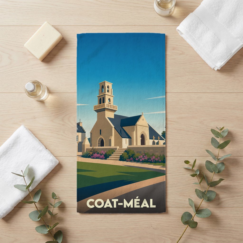 Serviette de bain souvenir de la ville de Coat-Méal avec une illustration stylisée de son église.
