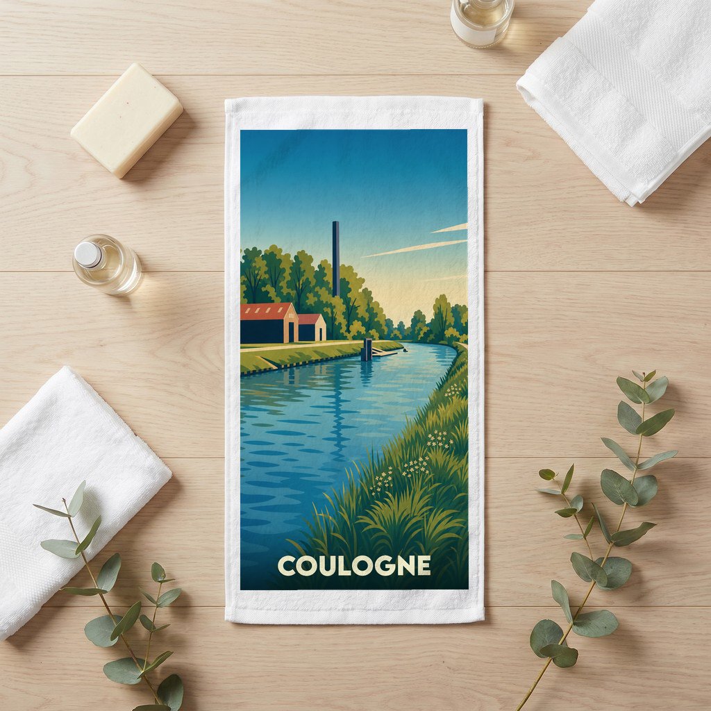 Serviette de bain souvenir de la ville de Coulogne avec une illustration stylisée d'un canal.