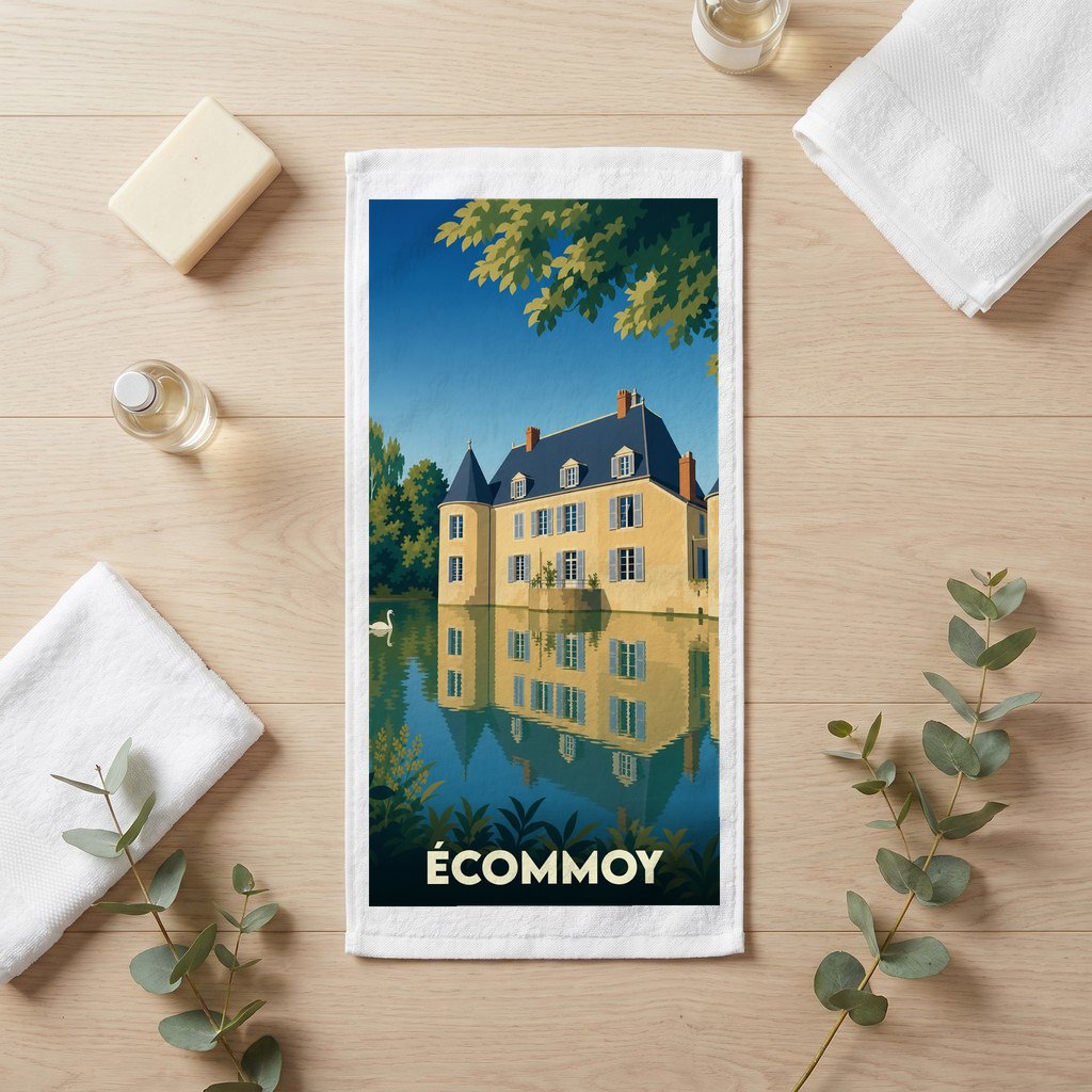 Serviette de bain souvenir de la ville d'Écommoy avec une illustration stylisée d'un château se reflétant dans l'eau.