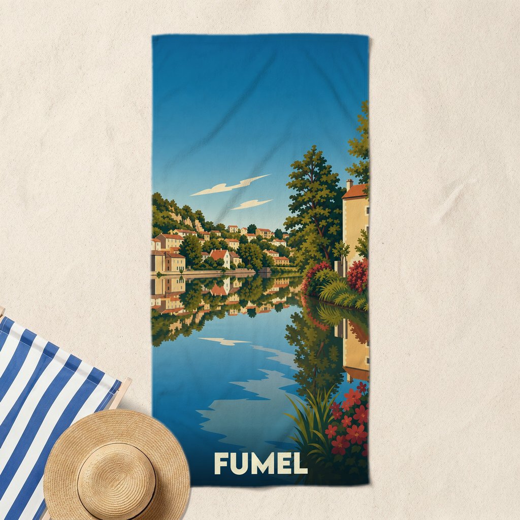 Serviette de bain souvenir de la ville de Fumel avec une illustration stylisée d'un paysage fluvial.