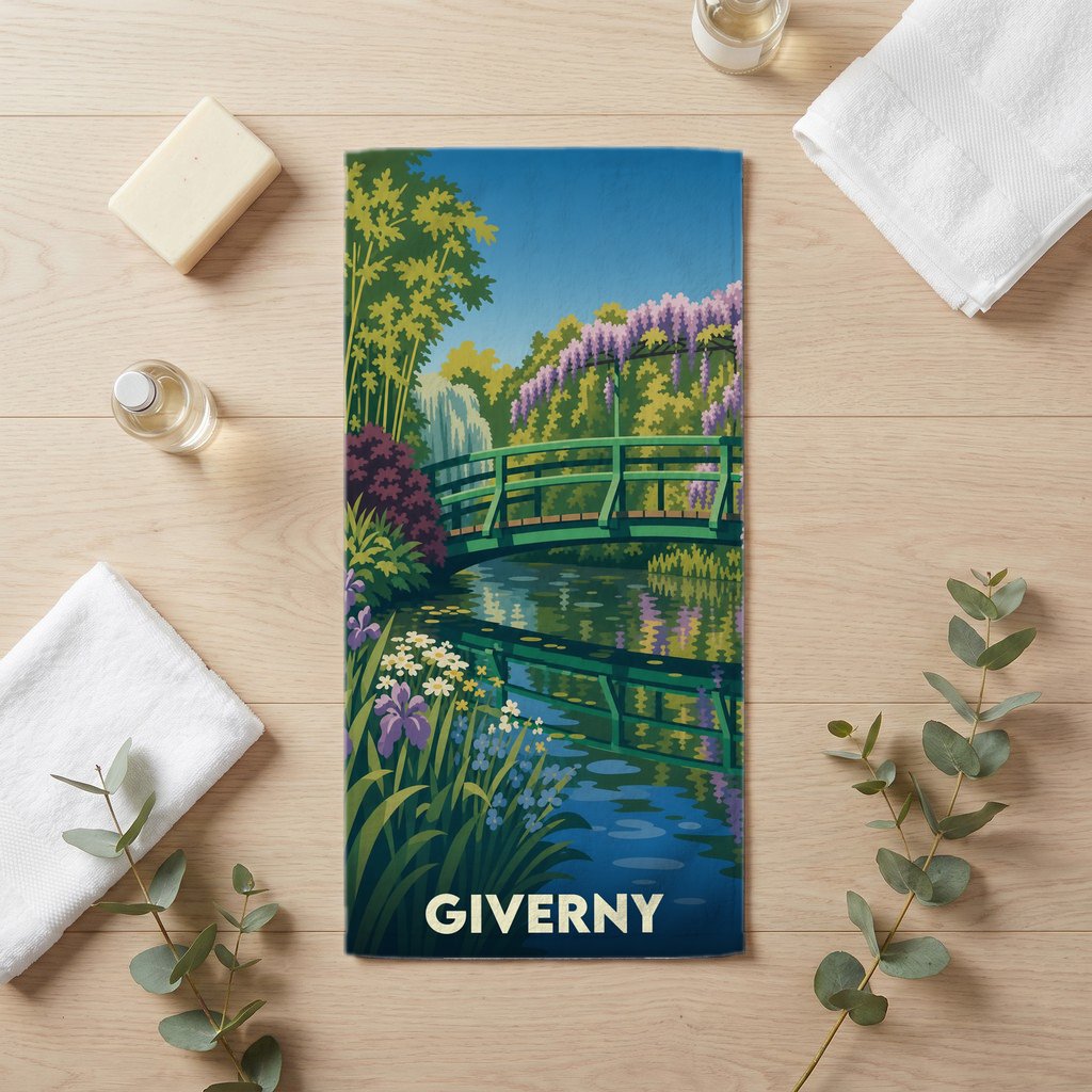 Serviette de bain souvenir de Giverny illustrée par un pont japonais dans un jardin fleuri.