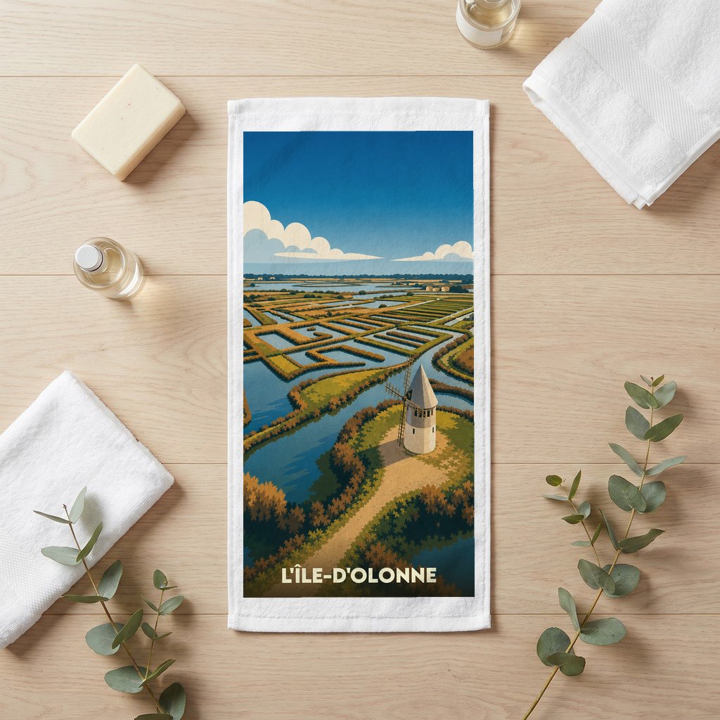 Serviette de bain souvenir de la ville de L'Île-d'Olonne avec une illustration stylisée de ses marais salants et d'un moulin.