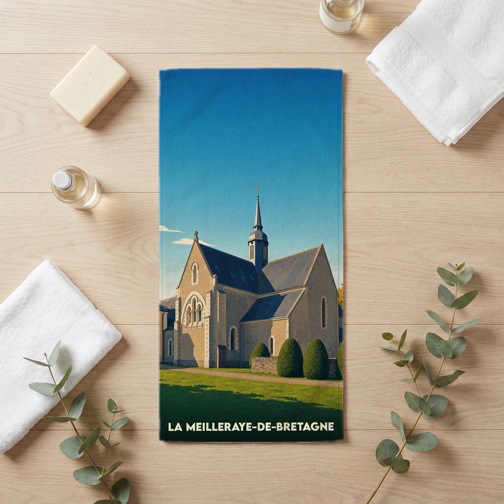 Serviette de bain souvenir de La Meilleraye-de-Bretagne avec une illustration stylisée de son église.