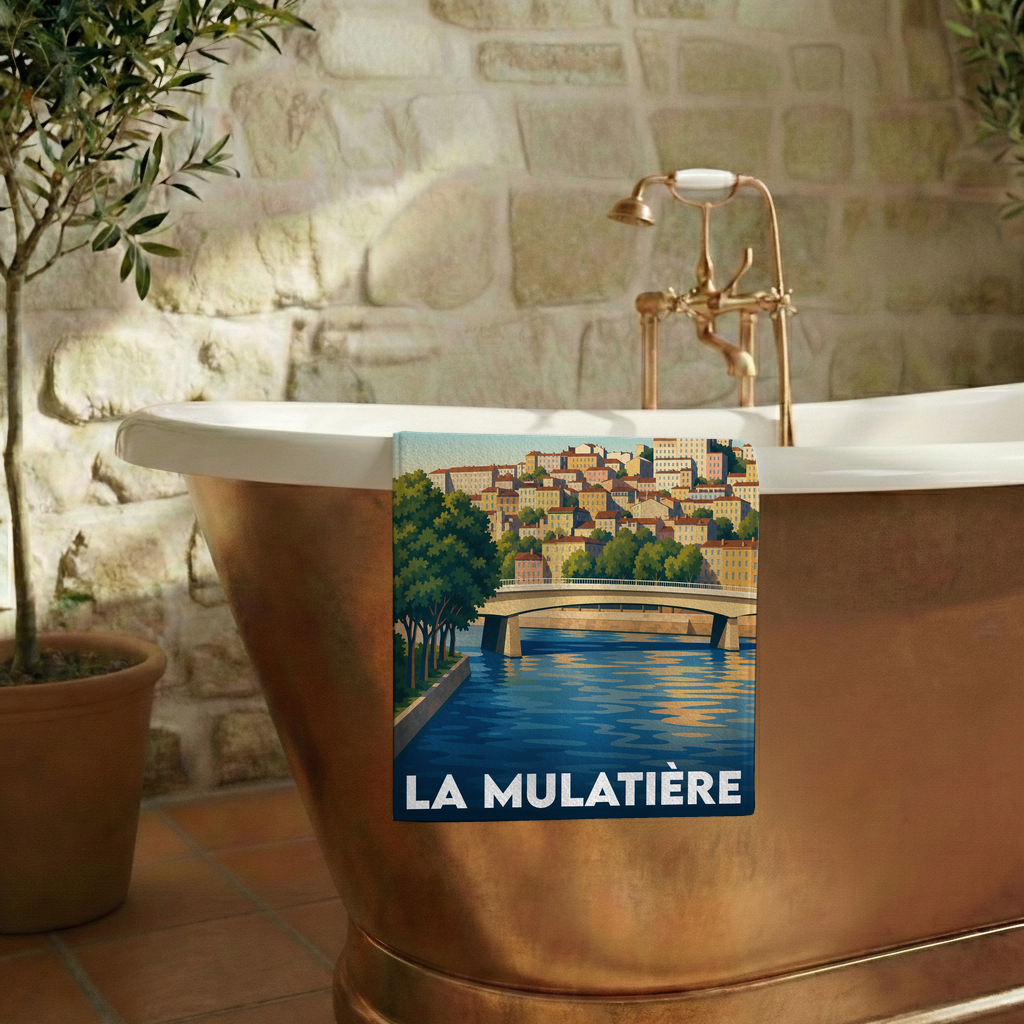 Serviette de bain souvenir de la ville de La Mulatière avec une illustration stylisée.