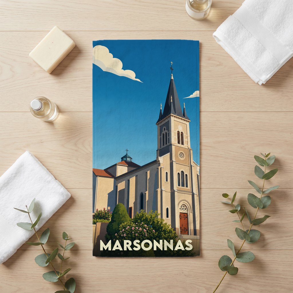 Serviette de bain souvenir de la ville de Marsonnas avec une illustration stylisée de son église.