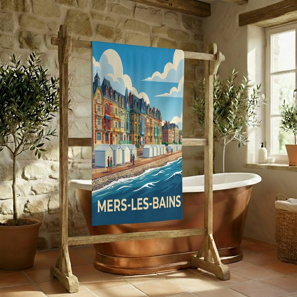Serviette de bain souvenir de la ville de Mers-les-Bains avec une illustration stylisée de son front de mer.