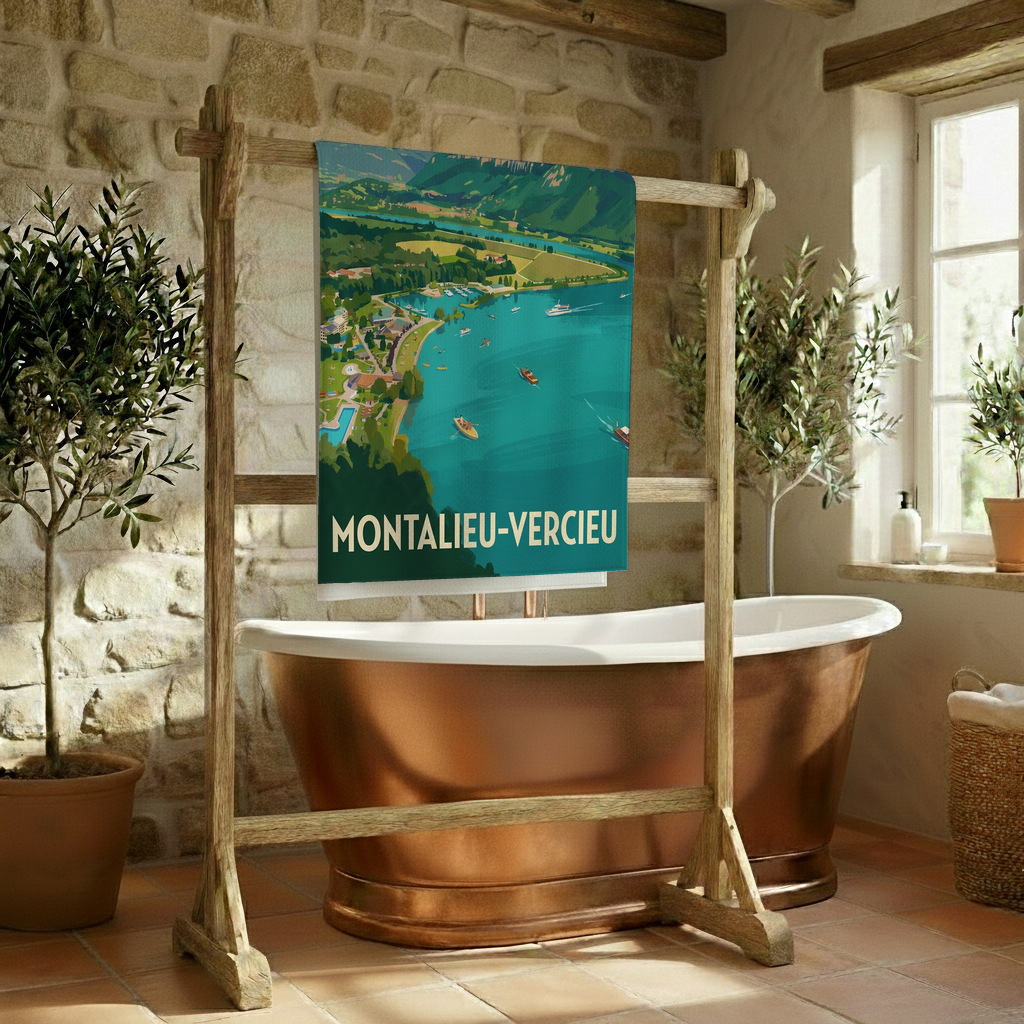 Serviette de bain souvenir de la ville de Montalieu-Vercieu avec une illustration stylisée.