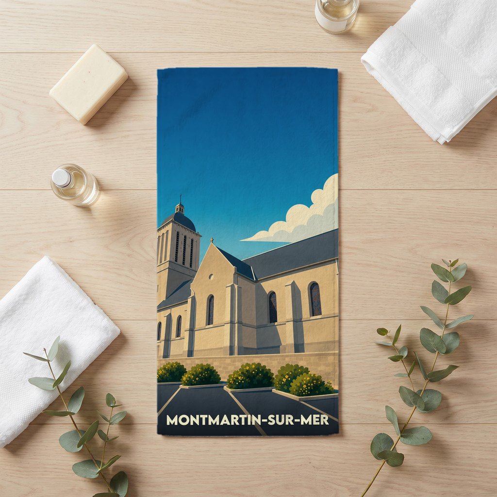 Serviette de bain souvenir de Montmartin-sur-Mer avec une illustration stylisée de l'église locale.
