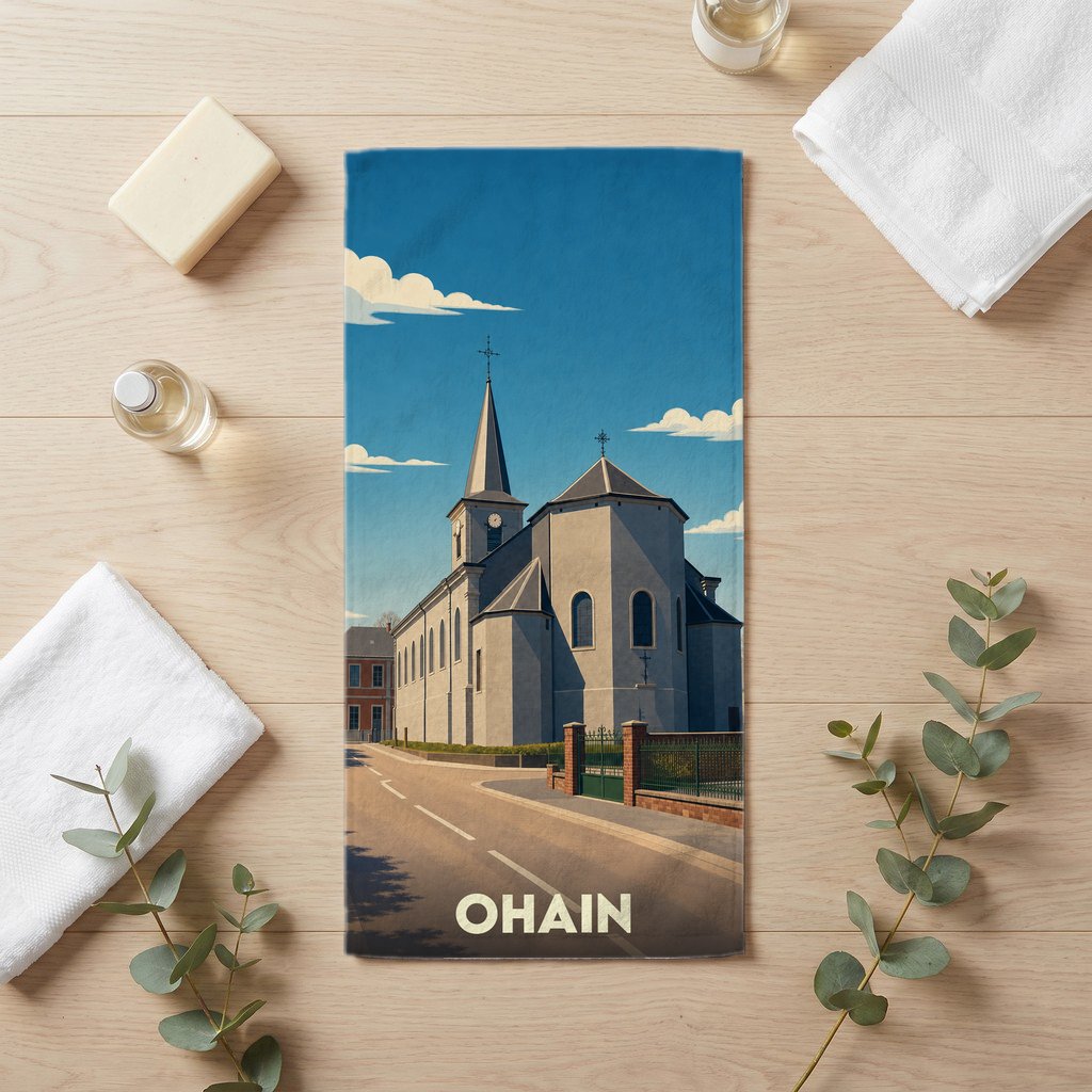 Serviette de bain souvenir de la ville de Ohain avec une illustration stylisée de son église.