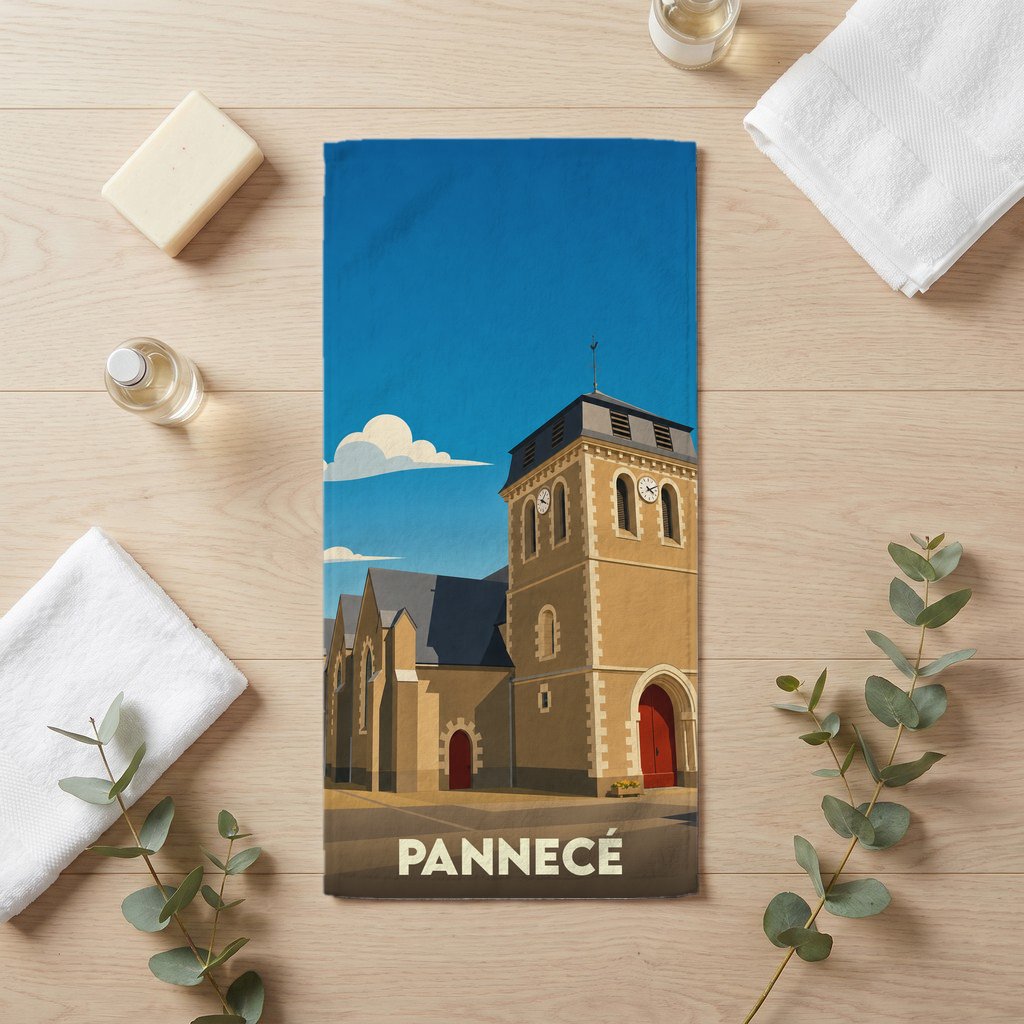 Serviette de bain souvenir de la ville de Pannecé avec une illustration stylisée de son église.