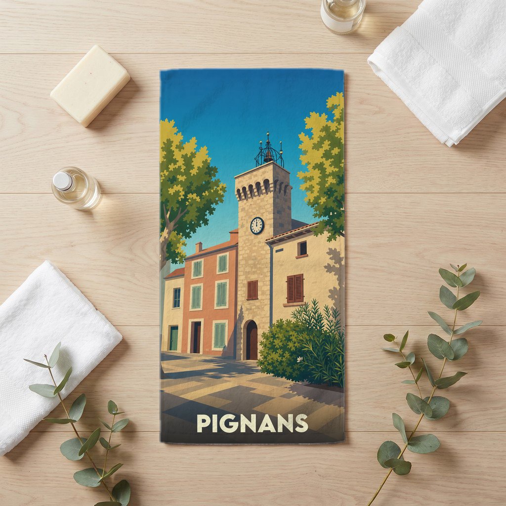 Serviette de bain souvenir de la ville de Pignans avec une illustration stylisée de son clocher.