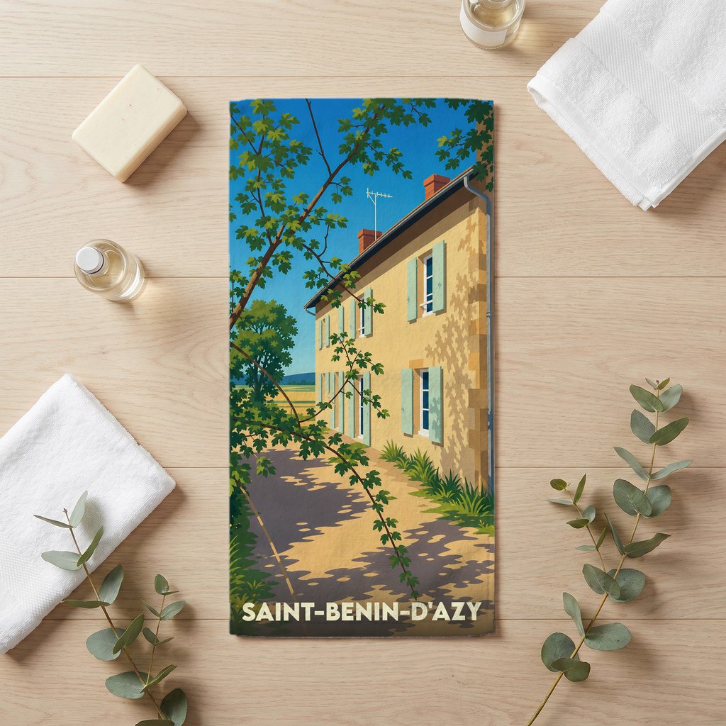 Serviette de bain souvenir de Saint-Benin-d'Azy ornée d'une illustration stylisée d'une maison de village.