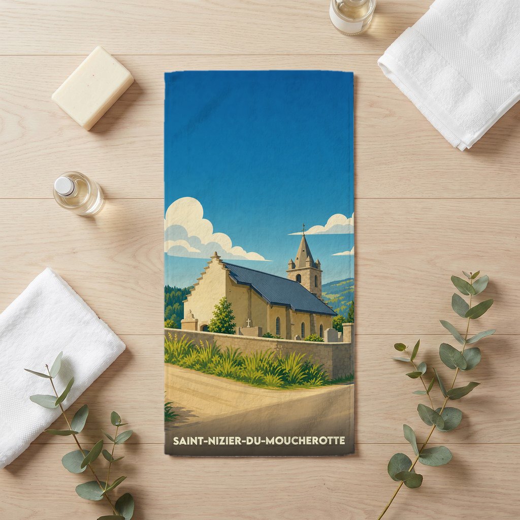 Serviette de bain souvenir de Saint-Nizier-du-Moucherotte illustrée d'un paysage de montagne et de son église.