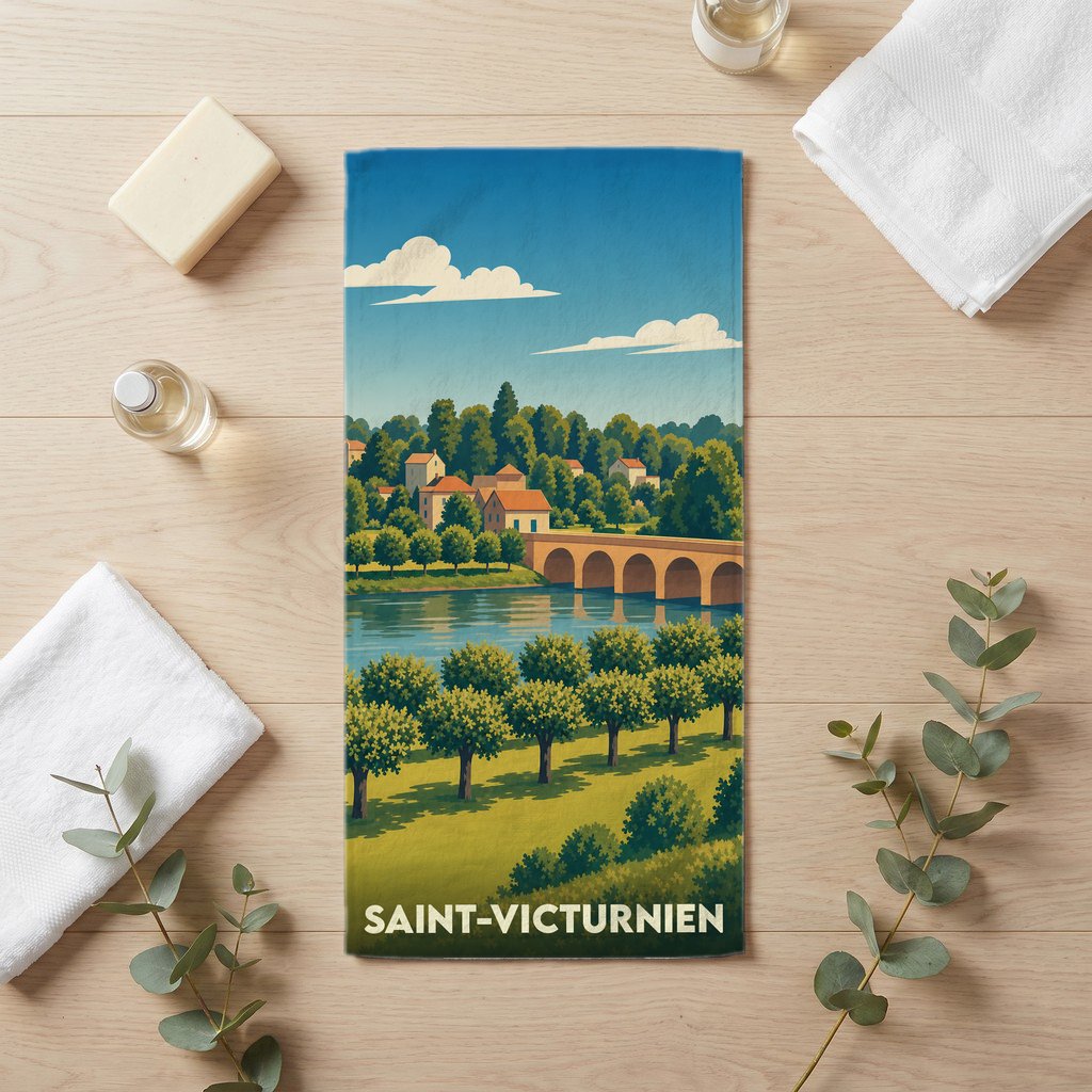 Serviette de bain souvenir de la ville de Saint-Victurnien avec une illustration stylisée de son pont et de son paysage.