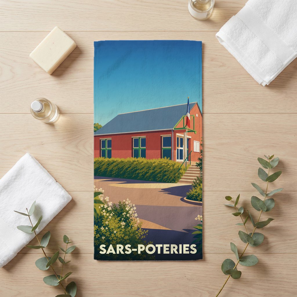 Serviette de bain souvenir de la ville de Sars-Poteries avec une illustration stylisée d'un bâtiment local.