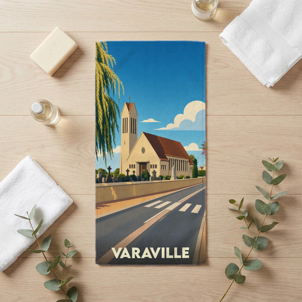 Serviette de bain souvenir de la ville de Varaville avec une illustration stylisée de son église.