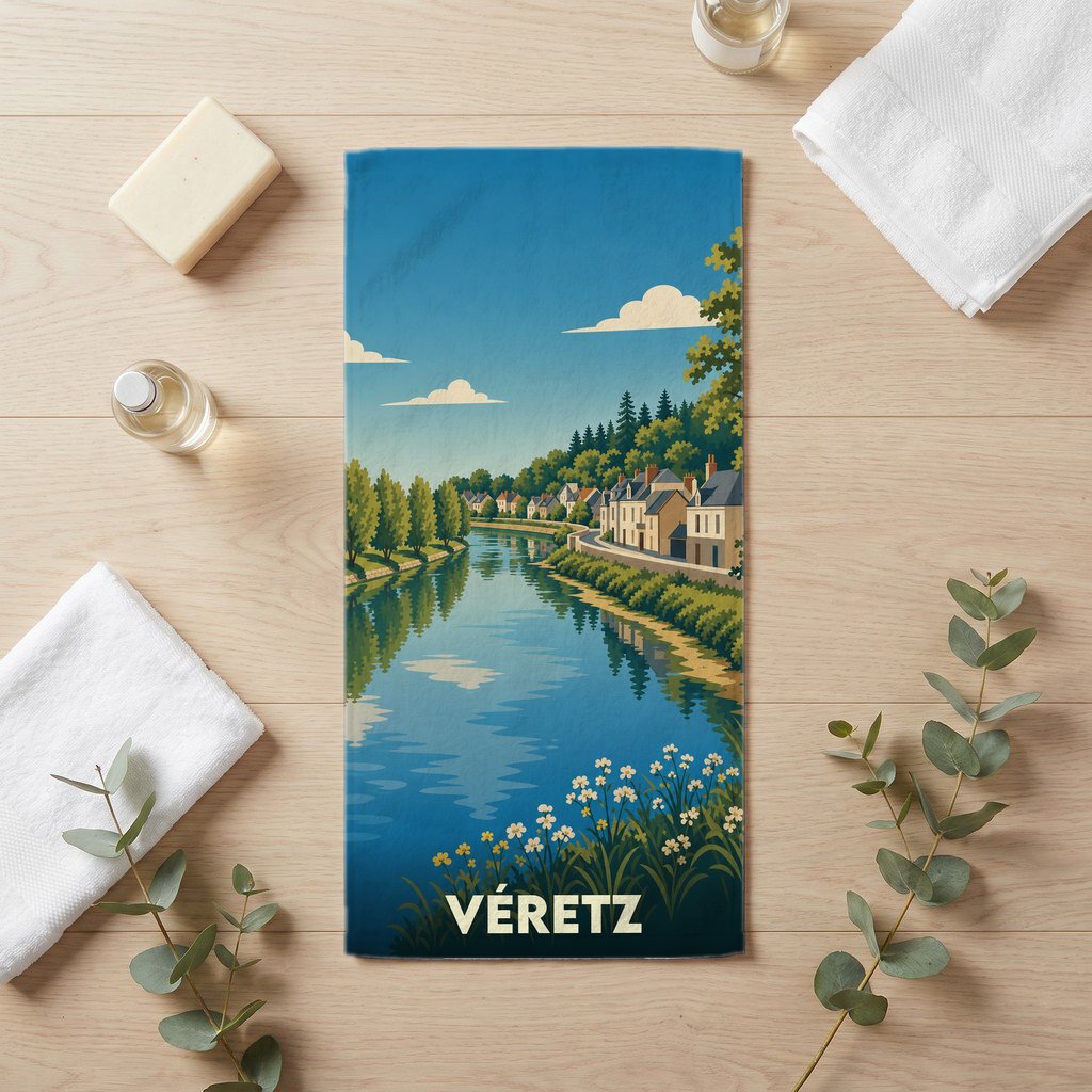 Serviette de bain souvenir de la ville de Véretz avec une illustration stylisée d'un paysage fluvial.