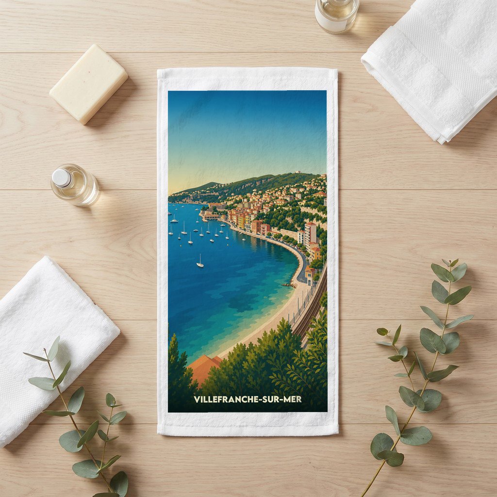Serviette de bain souvenir de Villefranche-sur-Mer avec une illustration stylisée de sa baie.