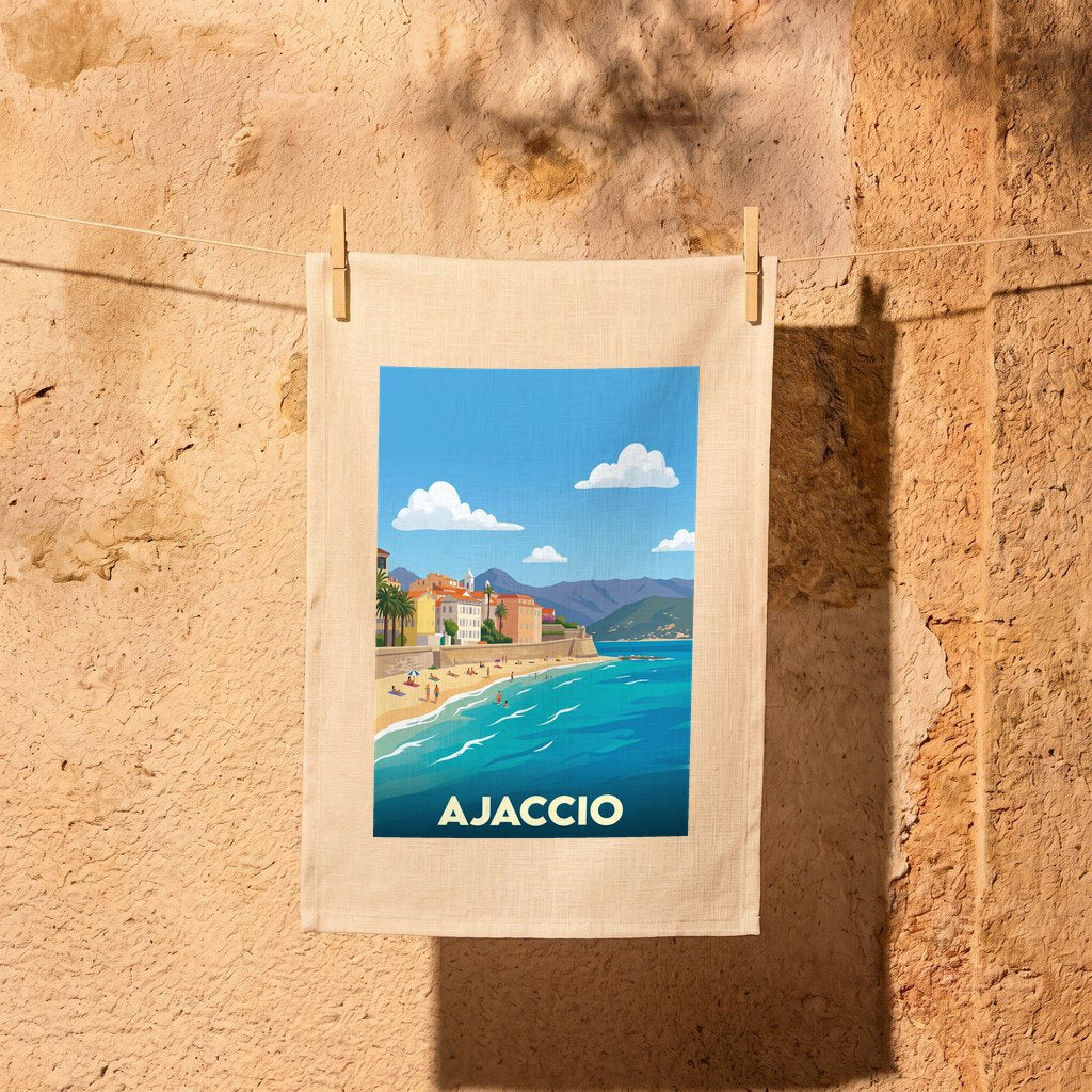 Torchon souvenir de la ville d'Ajaccio avec une illustration stylisée de son front de mer et de sa plage.