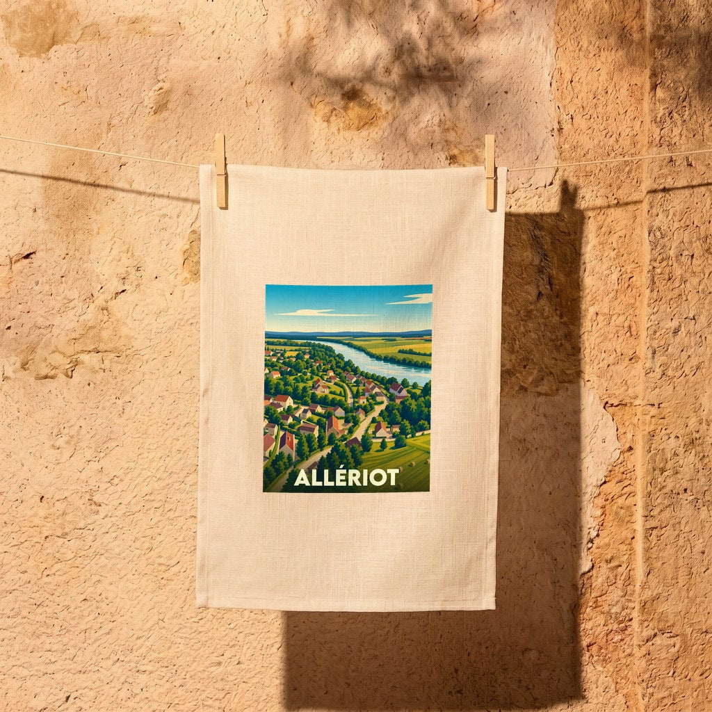 Torchon souvenir de la ville d'Allériot avec une illustration stylisée de son paysage champêtre.