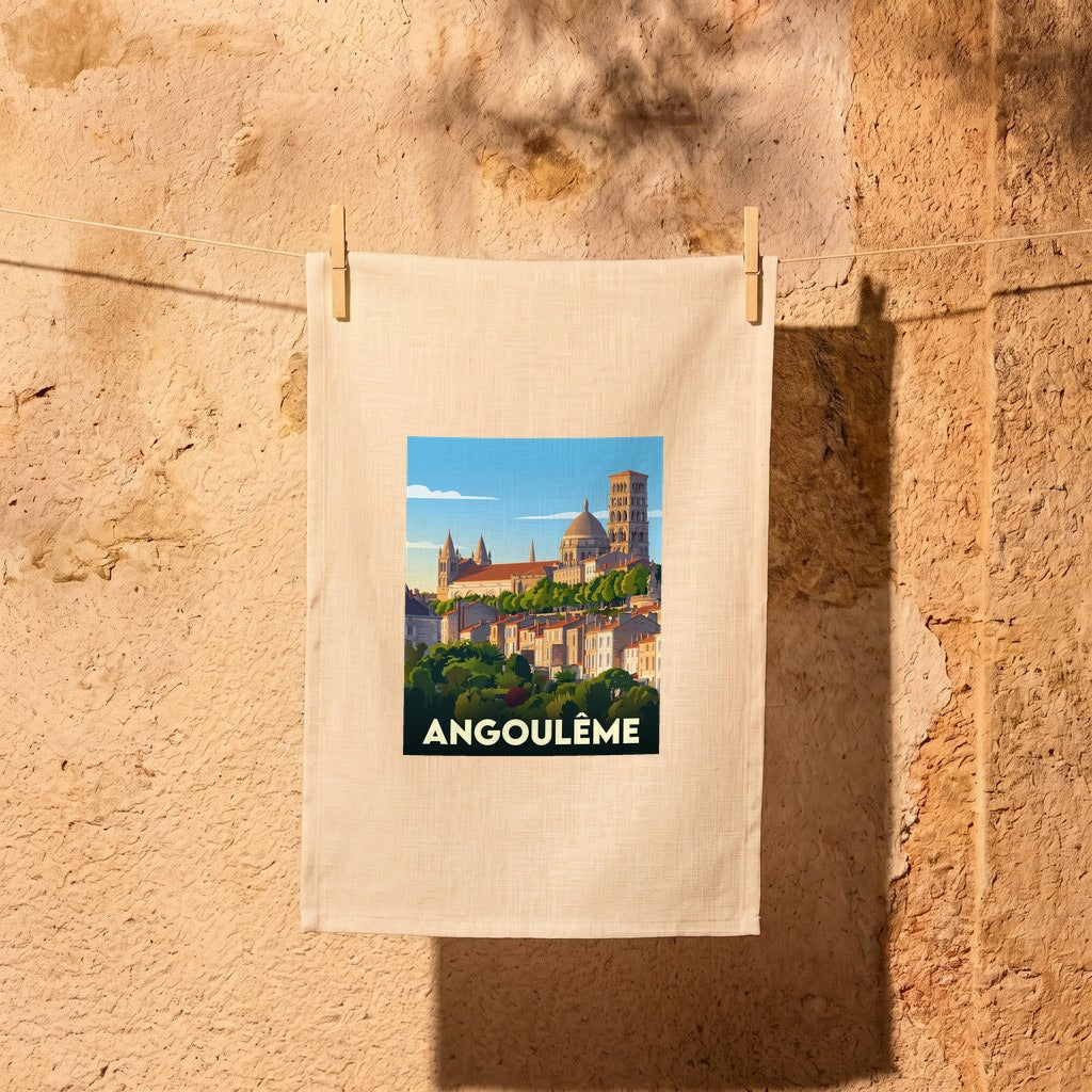 Torchon souvenir de la ville d'Angoulême avec une illustration stylisée.