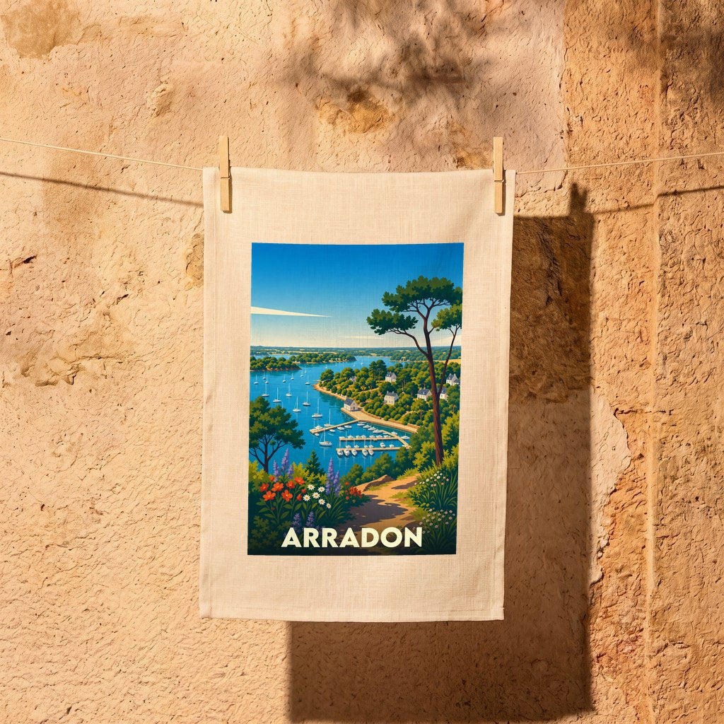 Torchon souvenir de la ville d'Arradon avec une illustration stylisée d'un paysage côtier breton.