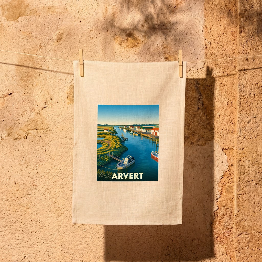 Torchon souvenir de la ville d'Arvert avec une illustration stylisée d'un port ostréicole.