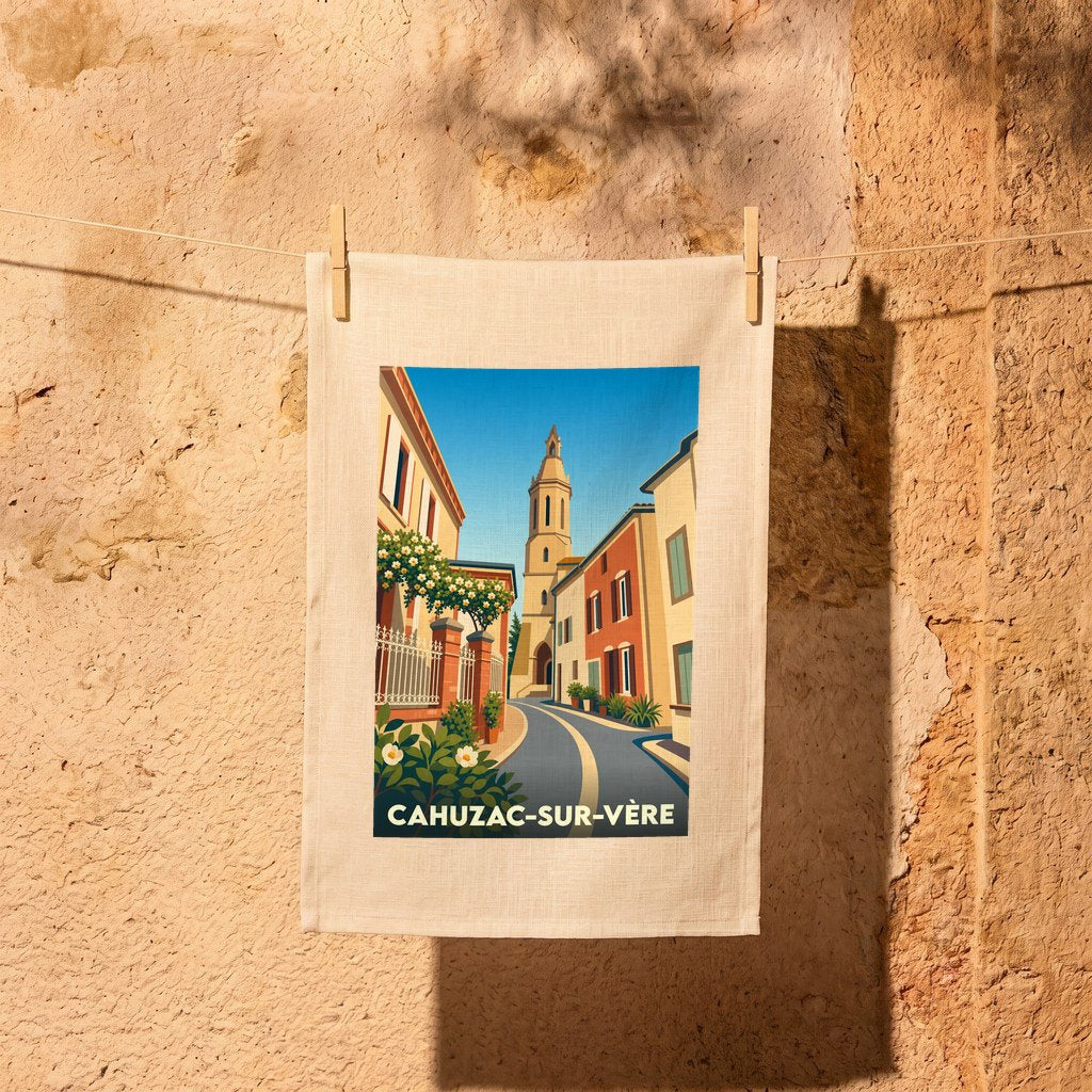 Torchon souvenir de la ville de Cahuzac-sur-Vère avec une illustration stylisée de ses rues et de son clocher.