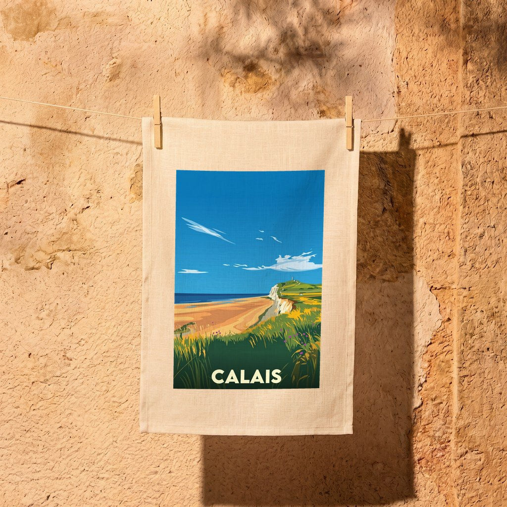 Torchon souvenir de la ville de Calais avec une illustration stylisée de son littoral.