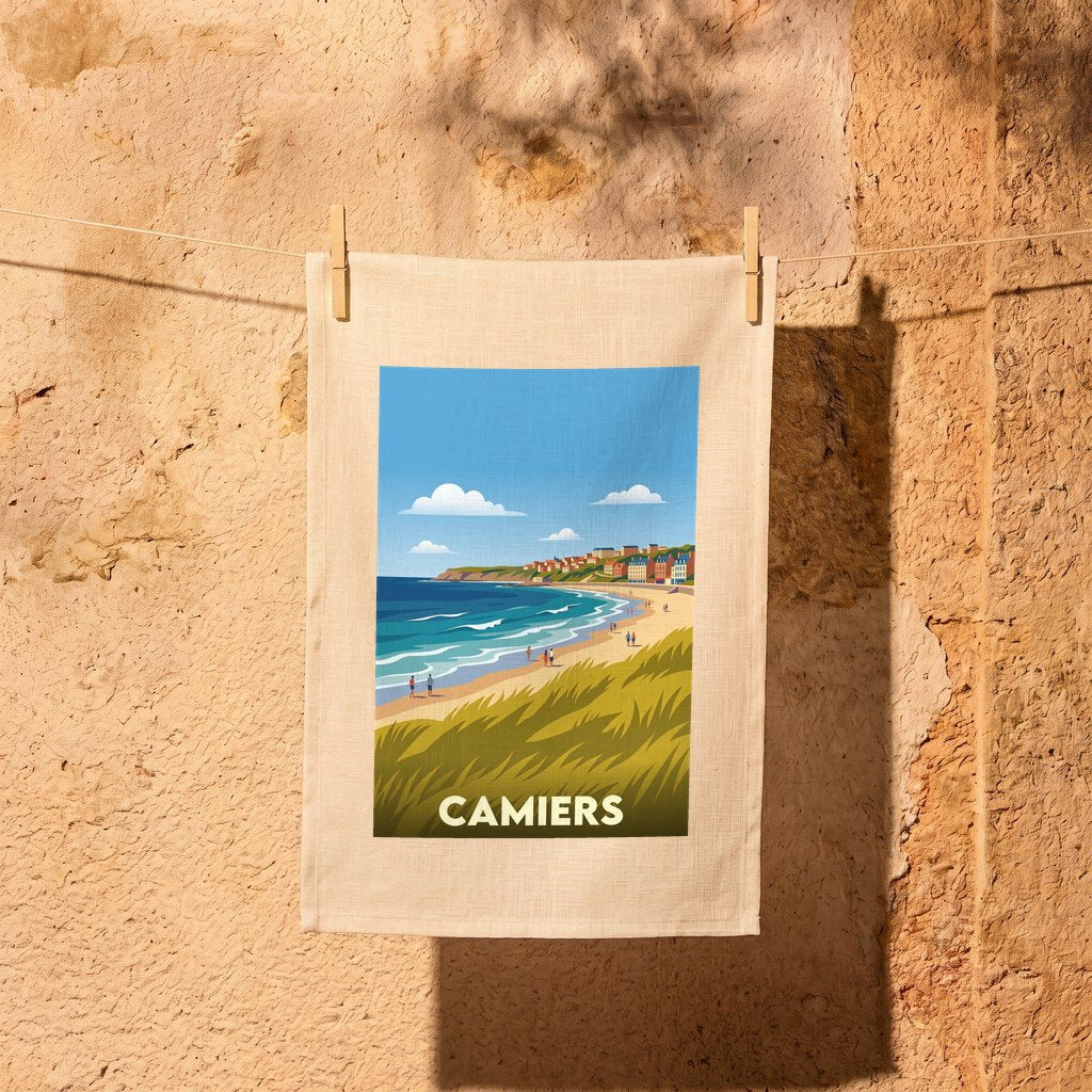 Torchon souvenir de la ville de Camiers avec une illustration stylisée de sa plage et de ses dunes.