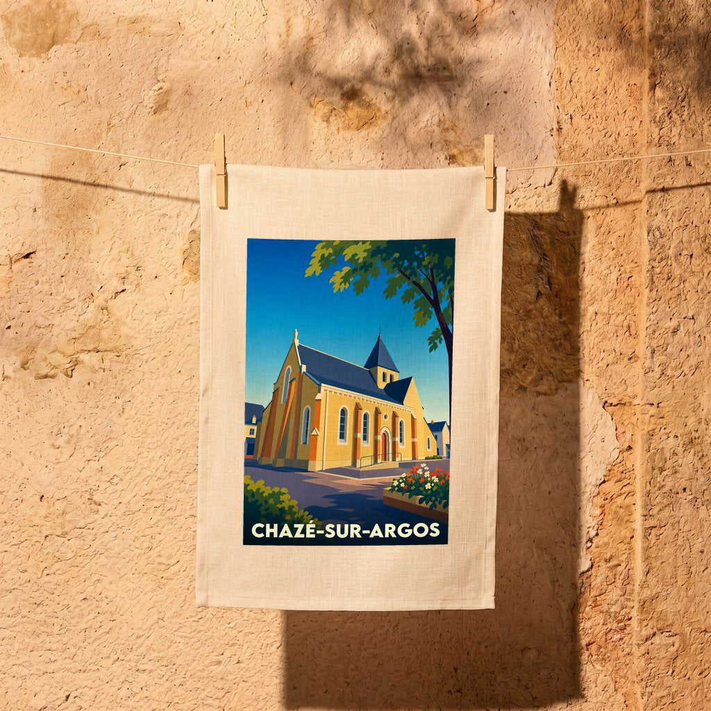 Torchon souvenir de la ville de Chazé-sur-Argos avec une illustration stylisée de son église.